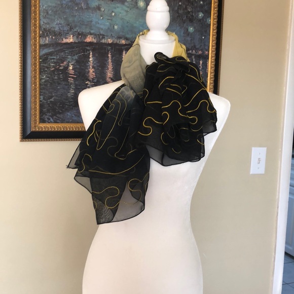 Gladys in a 73 inch black and yellow scarf/ wrap - Picture 4 of 5